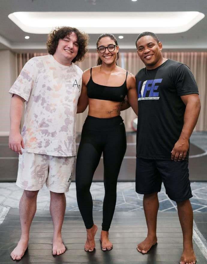 19岁爱丽丝-佩雷拉将迎来UFC首秀，三年前才接触格斗训练