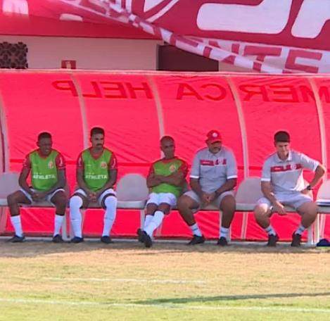 半岛体育-美洲队首秀 58岁罗马里奥却坐在替补席没上场！