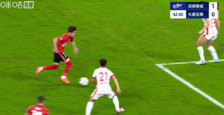 中超半场：韦世豪任意球闪击后伤退，蓉城暂1-0长春亚泰