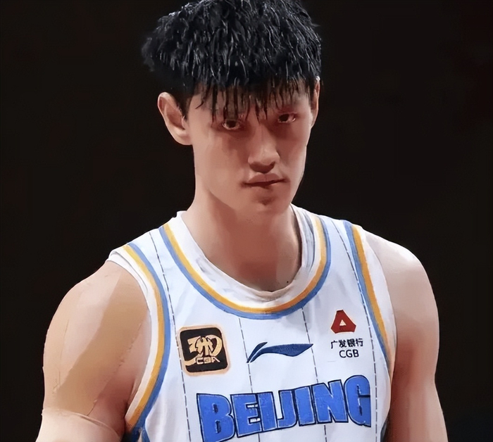 半岛体育入口-曾凡博腰伤麻烦了！归期待定，顺便恢复手指伤势，许利民压力山大|周鹏|赵睿|周琦|复出|受伤_新浪体育_新浪新闻