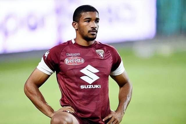 半岛体育app下载-【早报】曼城卖疯了！津琴科3000万镑加盟阿森纳！