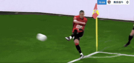 1-0！中场核心角球破门一剑封喉 上赛季第3两连胜领跑中超|罗慕洛|成都|牟鹏飞|韦世豪|杨明洋_新浪体育_新浪新闻